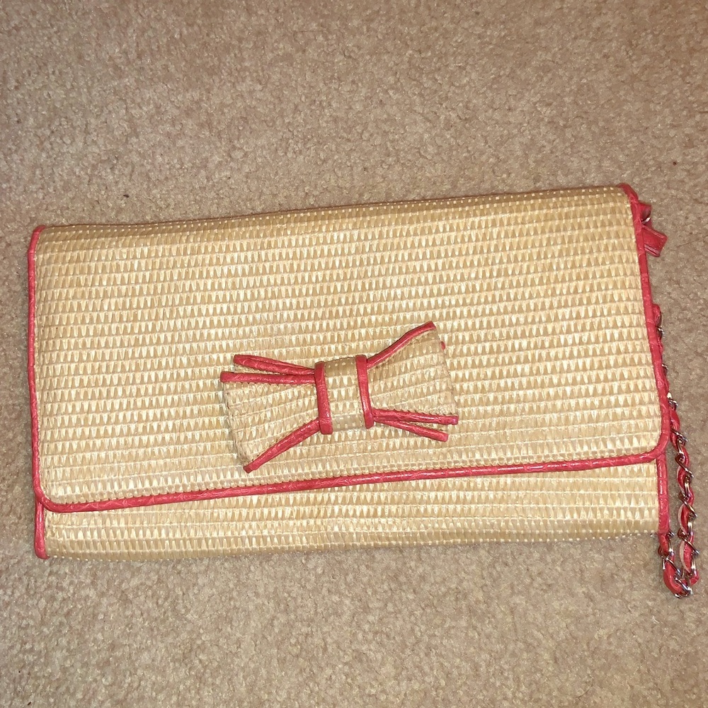 Straw clutch